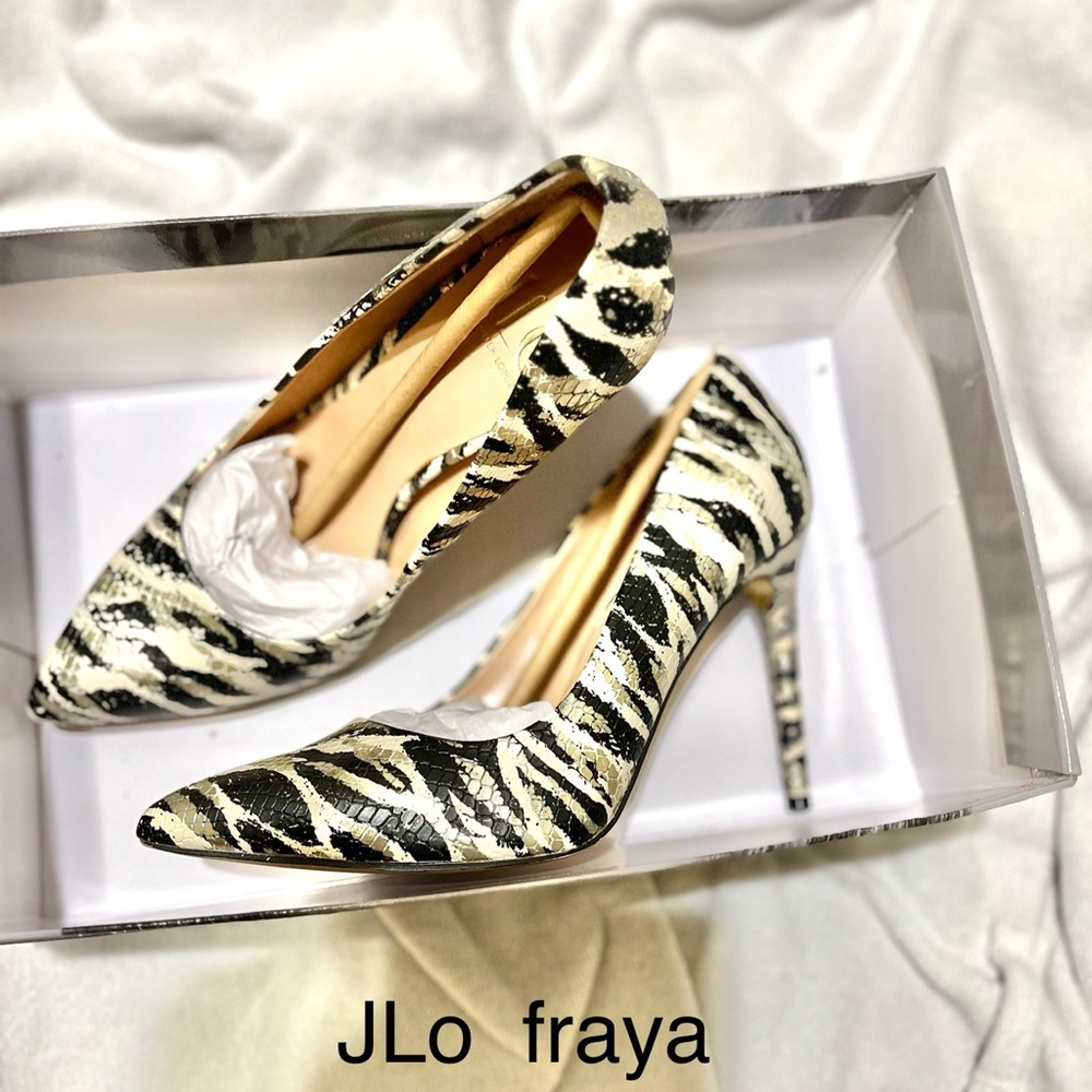 Jennifer Lopez Fraya Black and White Women's Heels